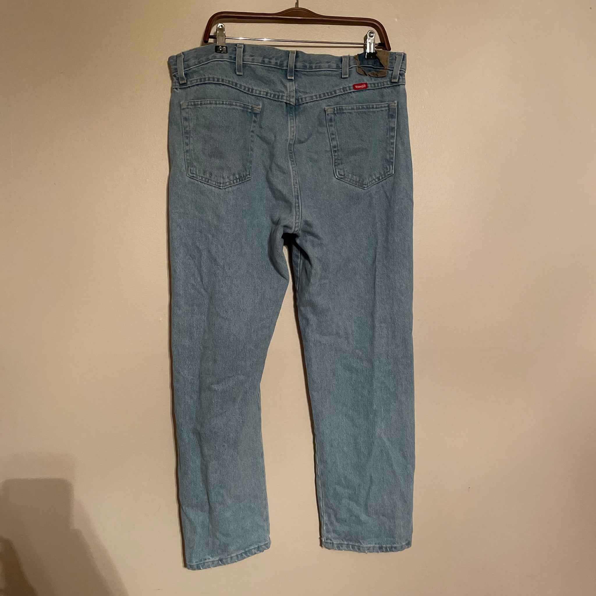 Mid-Rise Light Wash Vintage Boyfriend Wrangler Jeans (M/L) – Vanilla Vintage