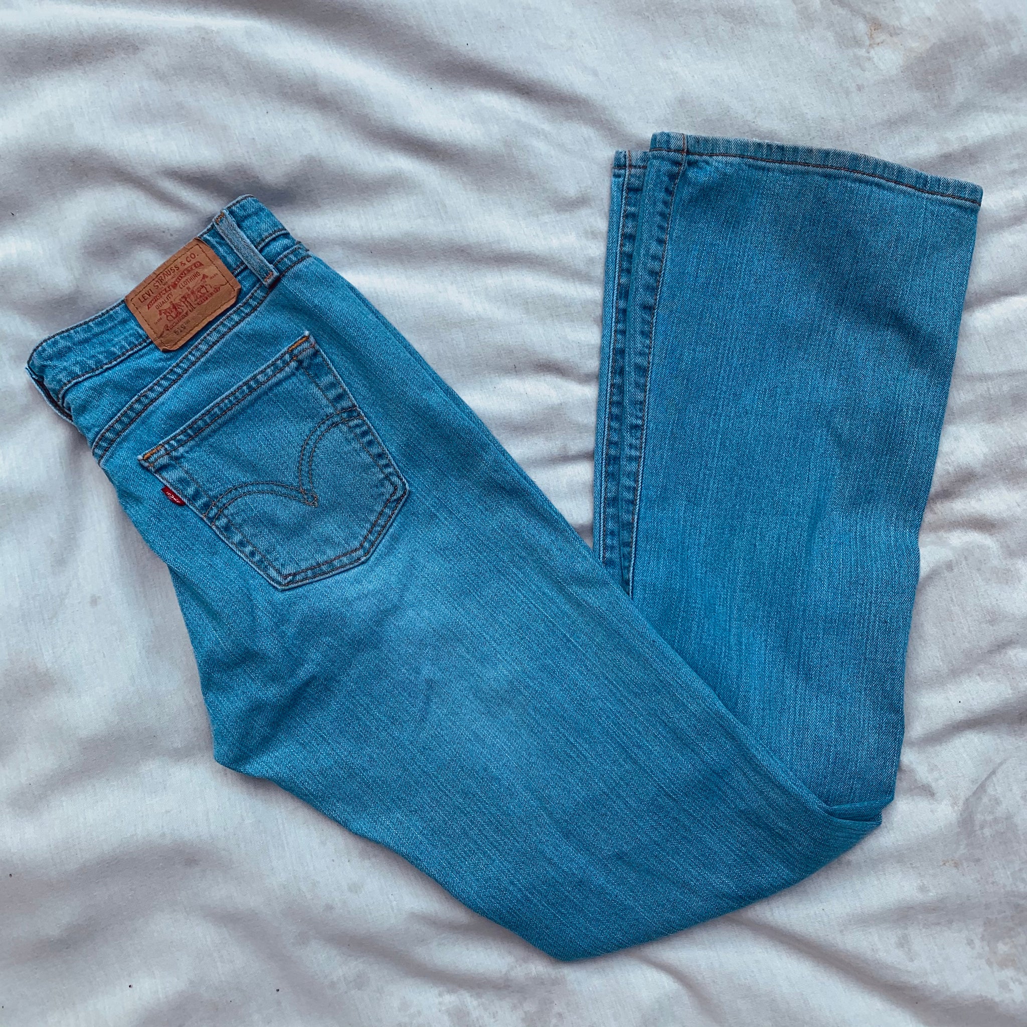 levi's low rise flare jeans