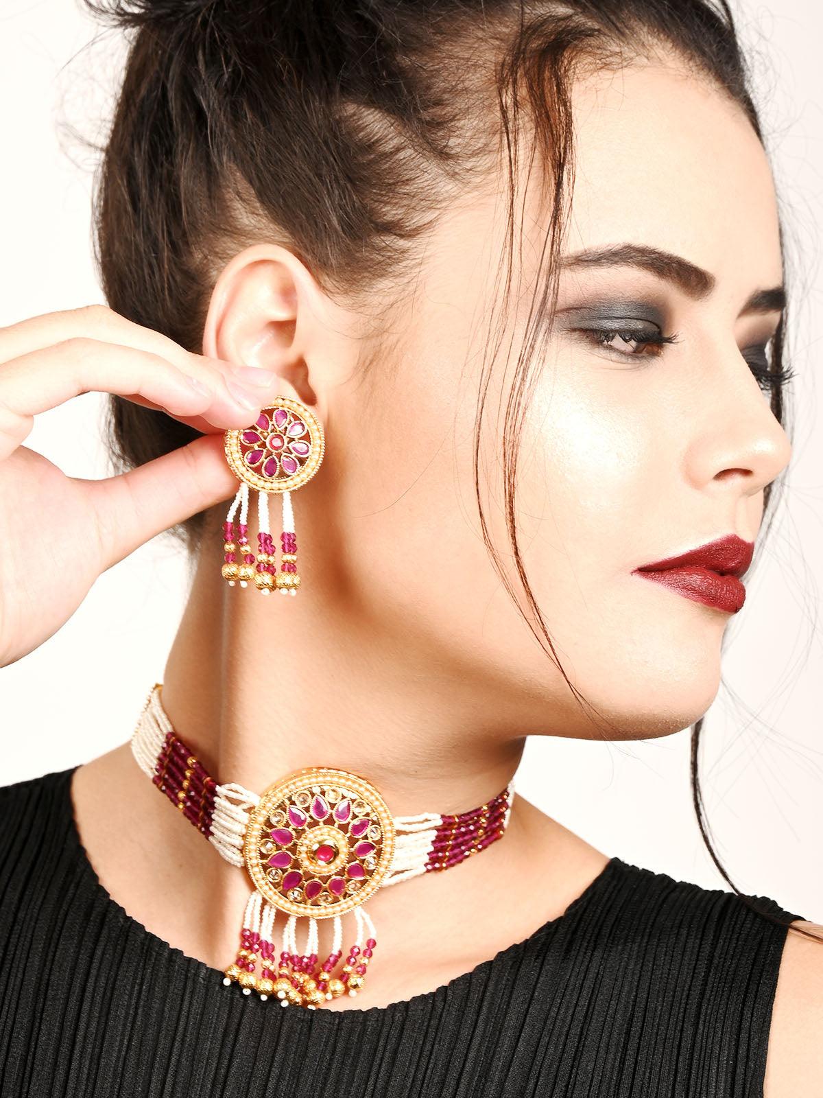 

Ravishing White And Maroon Choker Necklace Set