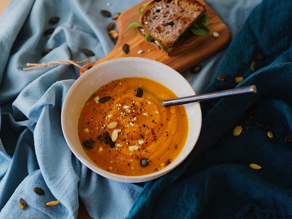 Vegane Kürbissuppe mit Rezept von Better by Less