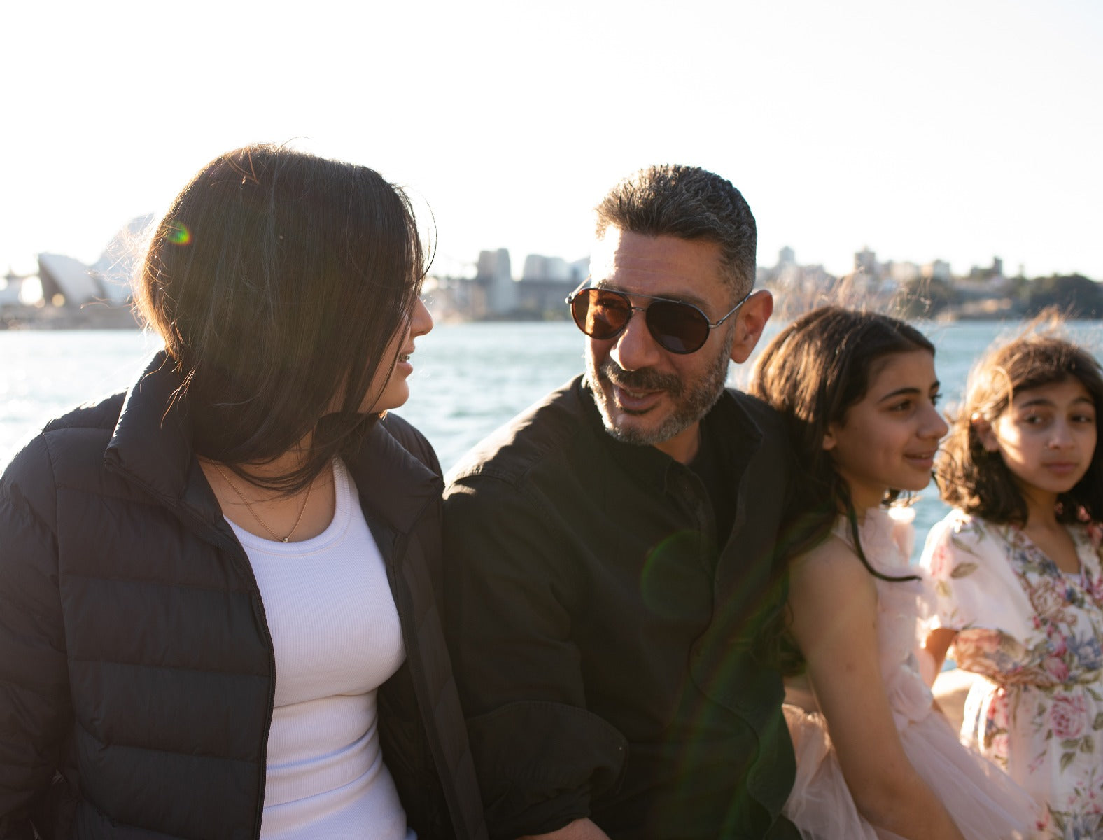 Joe Farage with his 3 daughters at the Botanical Garden in Sydnet