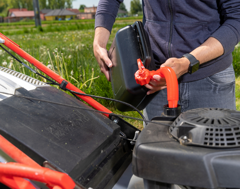 Checklist for mowers and trimmers - Change the gas in the mower 