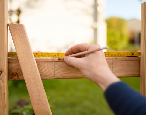 Professional to build a fence 