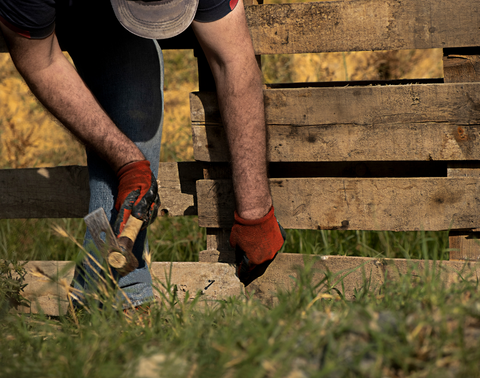 Fixing a fence 