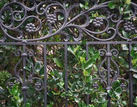 Ornamental garden fence - garden fence ideas 