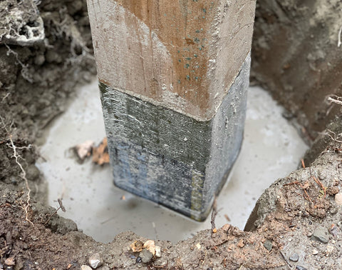 prevent fence post rot- Postsaver in concrete 