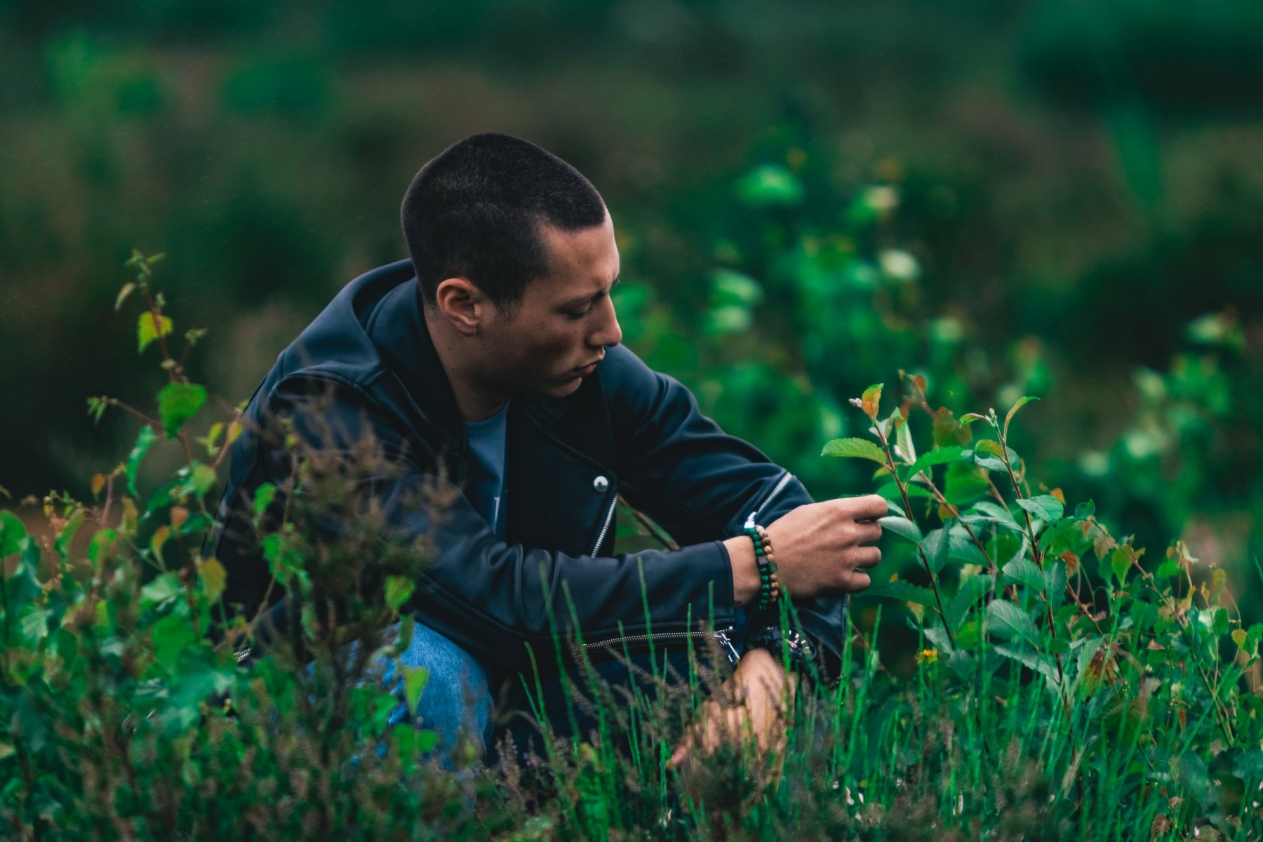 Contact Page Stoney Bracelets Men's bracelets 100% natural stone, photo Noah Wensel