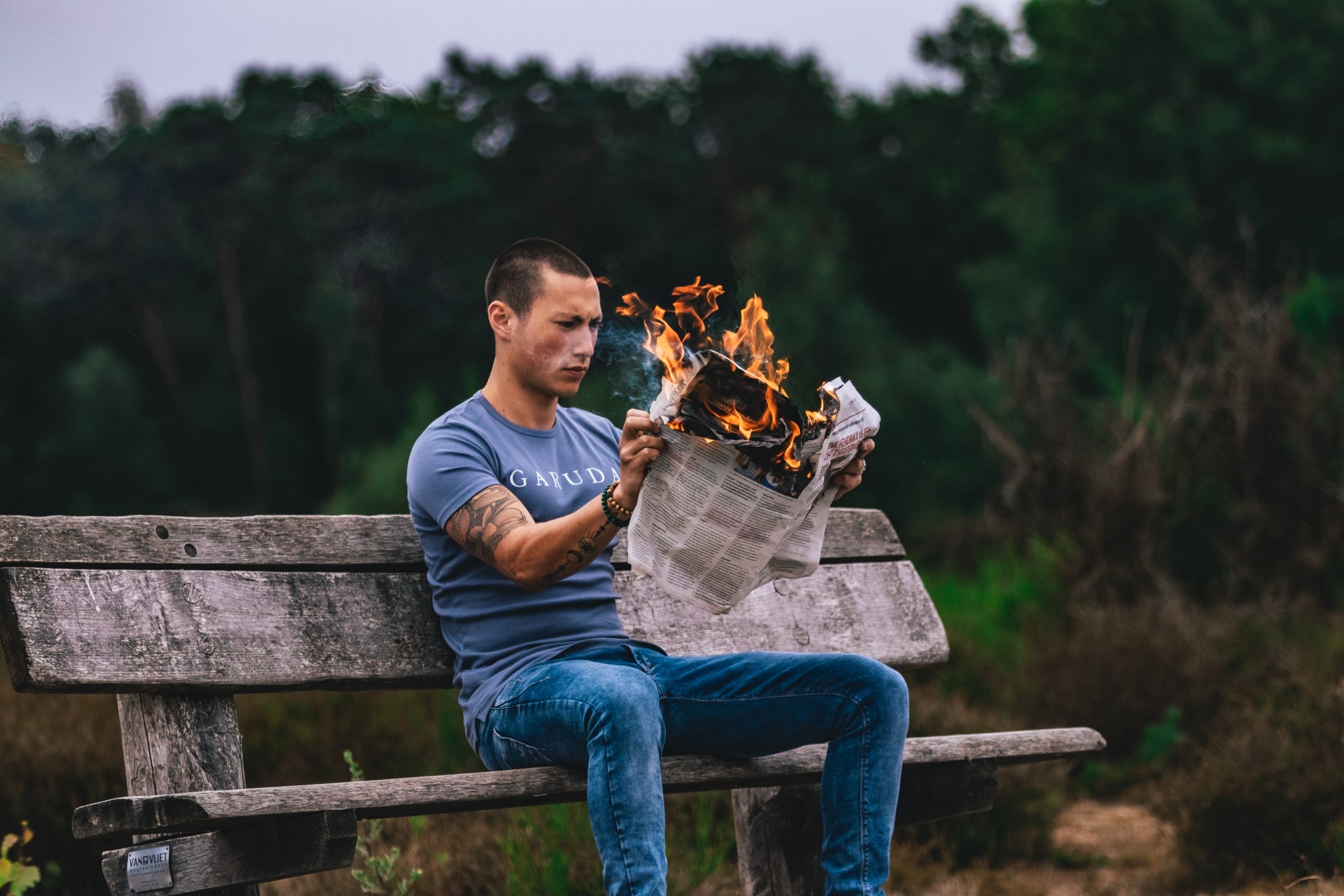 Werden Sie kreativ mit Armbändern und Feuer. Foto Über uns Stoney Bracelets