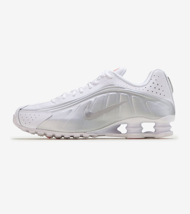 white nike shox r4