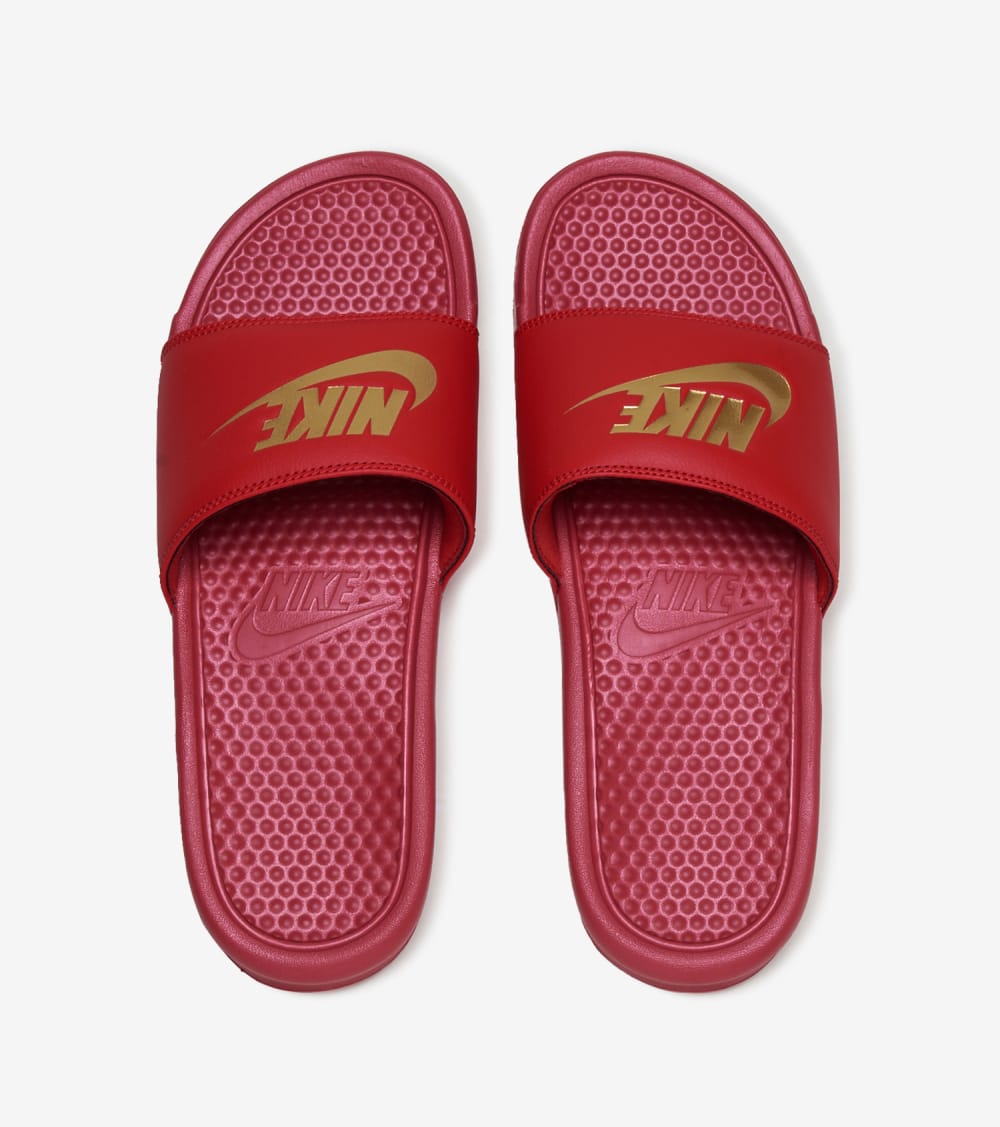 Nike Benassi JDI Shoes in Red/Gold Size 