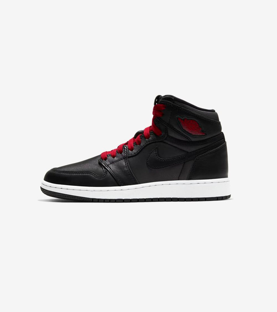 black jordan 1 with red laces