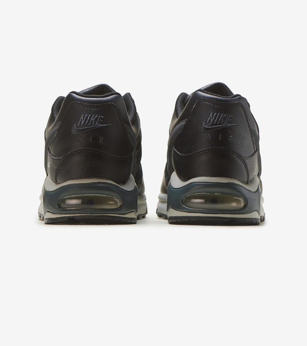 air max command triple black