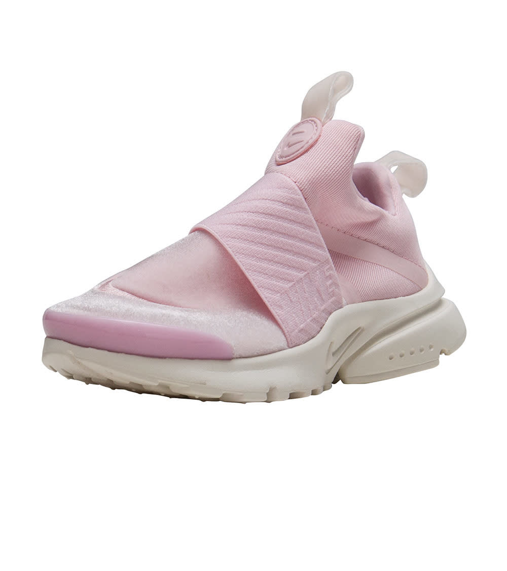 Nike PRESTO EXTREME SE Shoes in Pink 