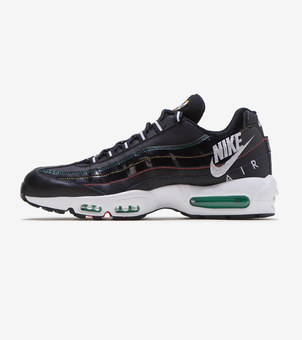 Nike Air Max 95 SE Shoes in Black 
