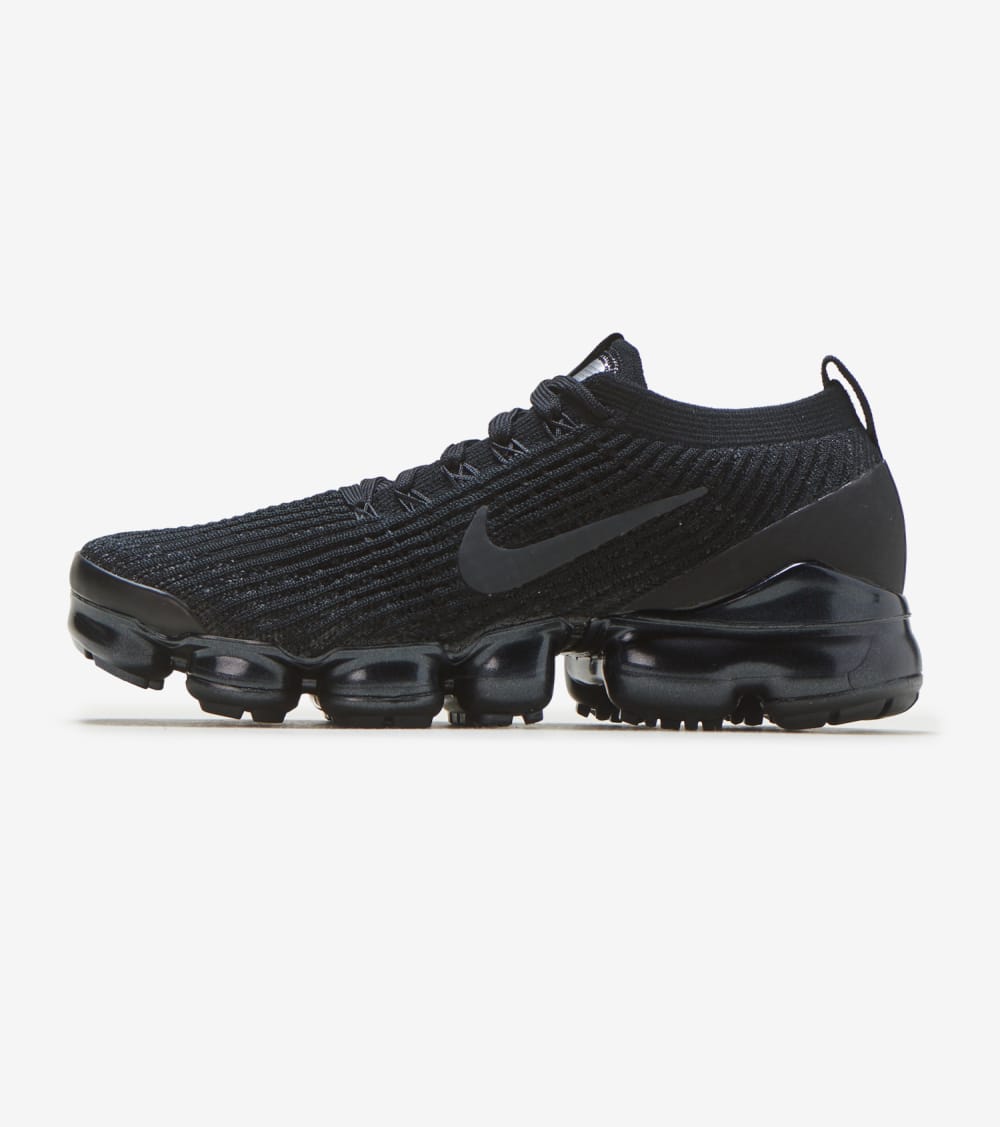 vapormax plus black size 6