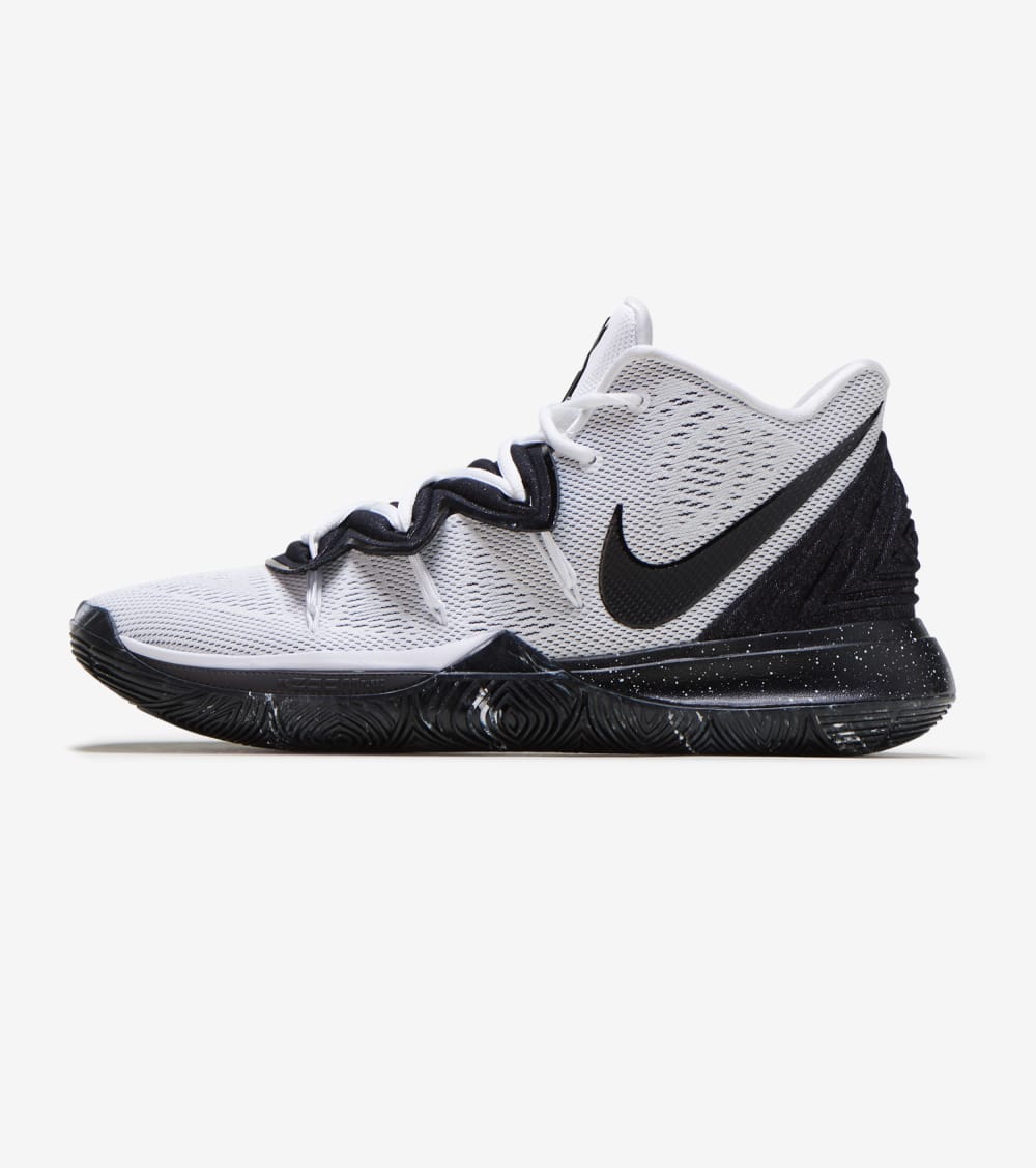 Nike Kyrie 5 Shoes in White Size 11.5 