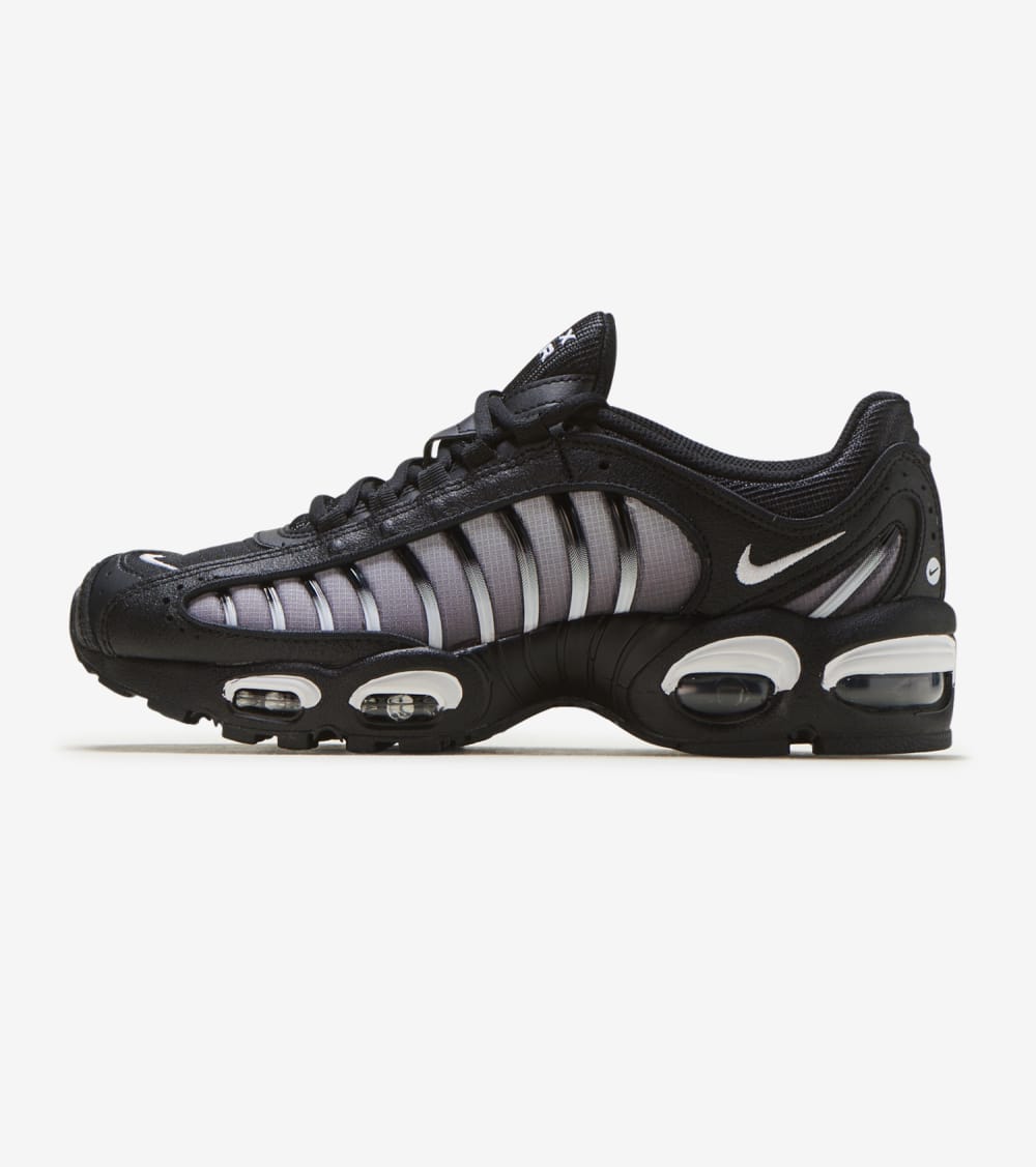 Nike Air Max Tailwind IV Shoes in Black 