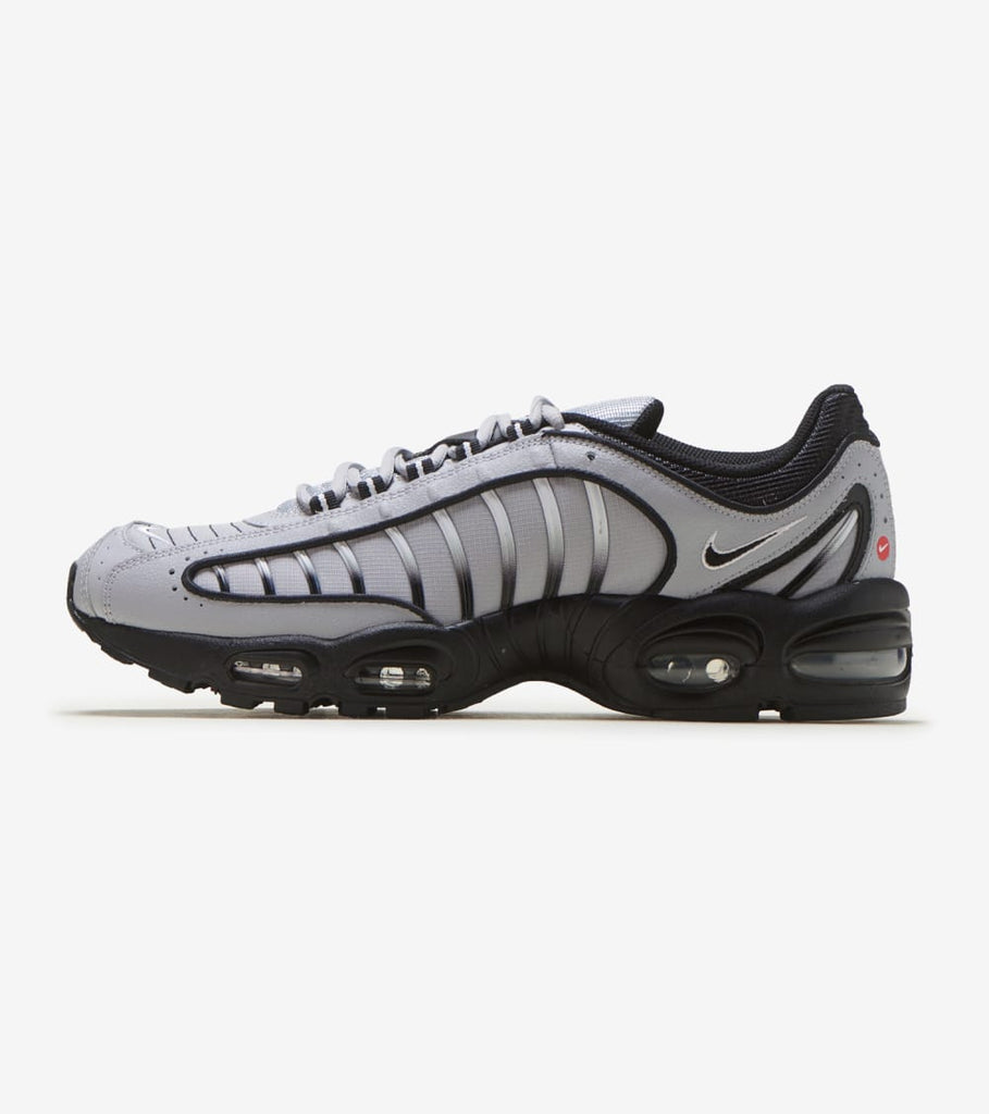 black nike air max tailwind