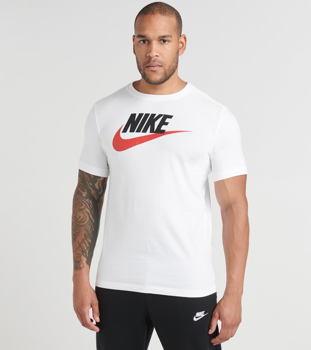 white and university red nike shirt