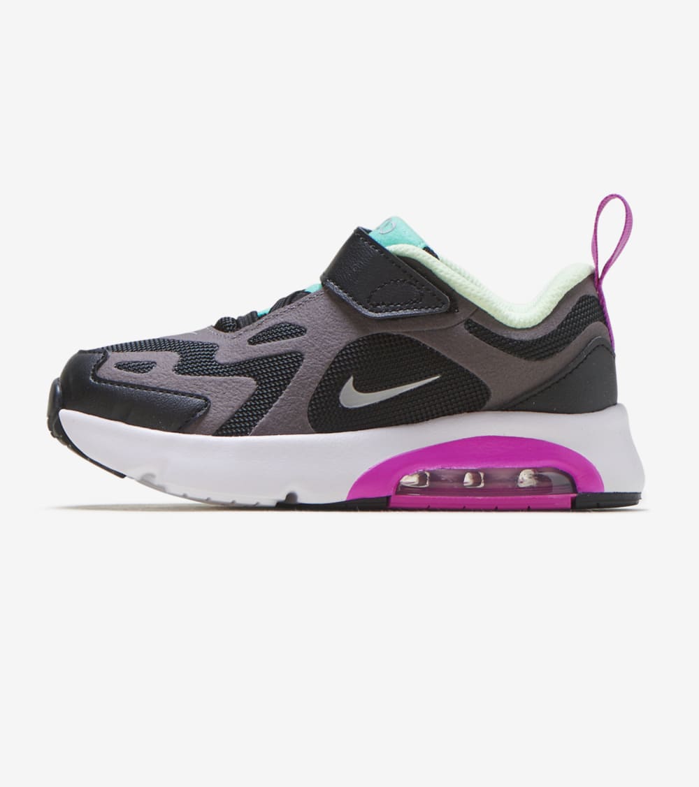 Nike Air Max 200 Shoes in Black/Silver 