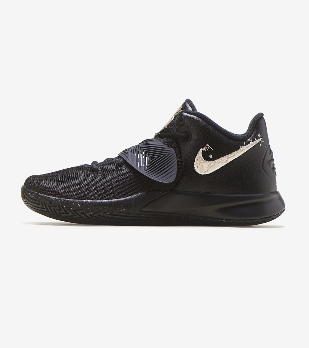 Nike Kyrie Flytrap III Shoes in Black 