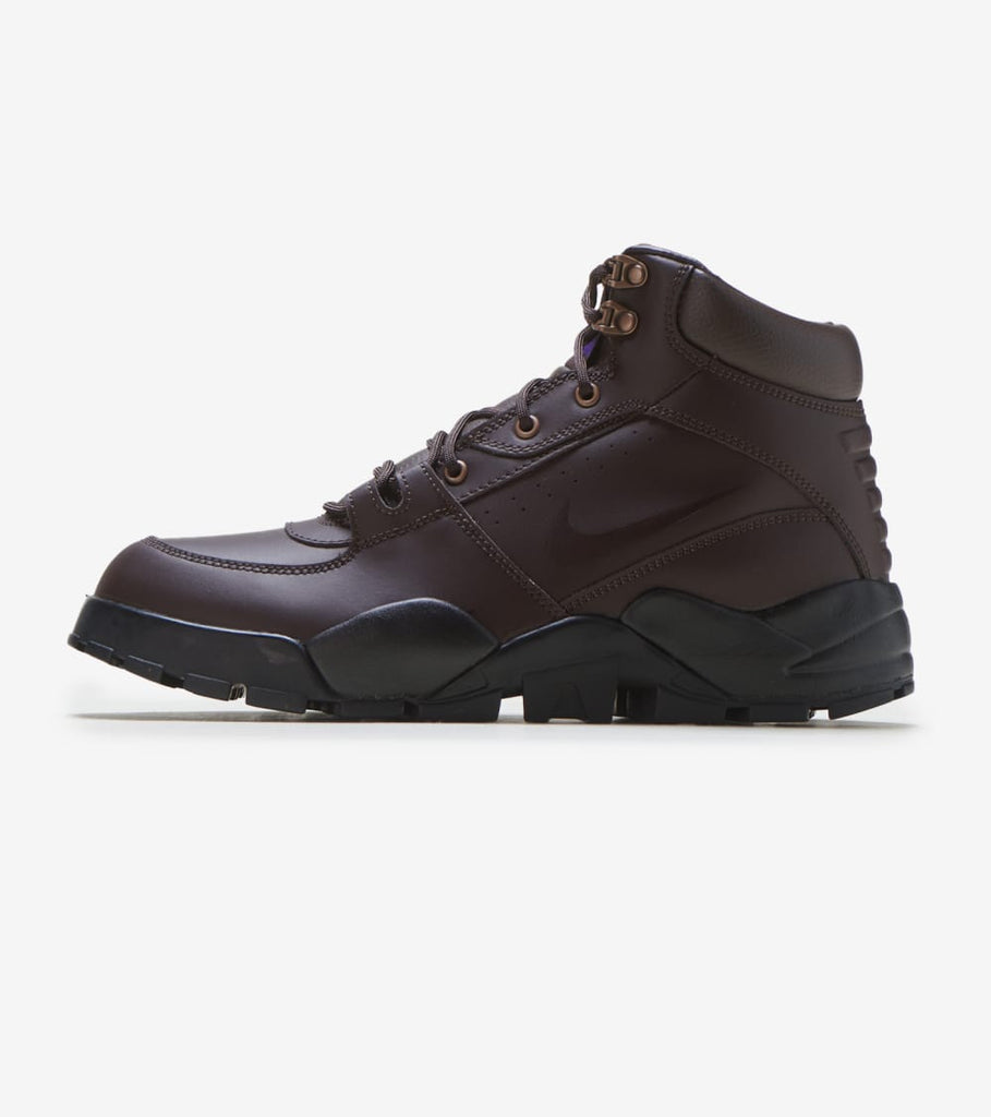 brown nike boots