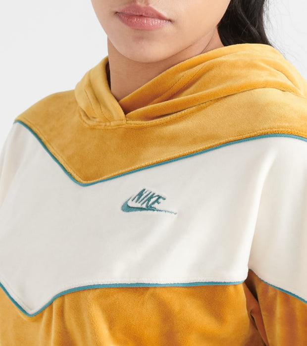 nike heritage plush hoodie