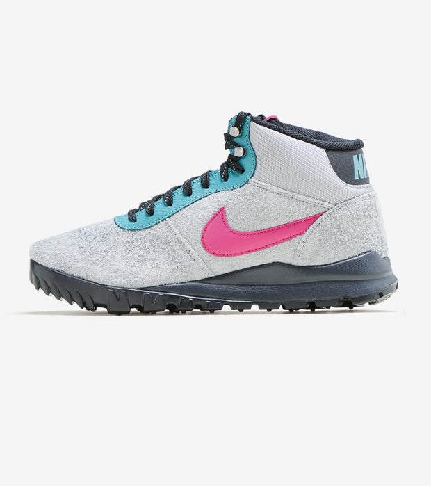 nike boots grey