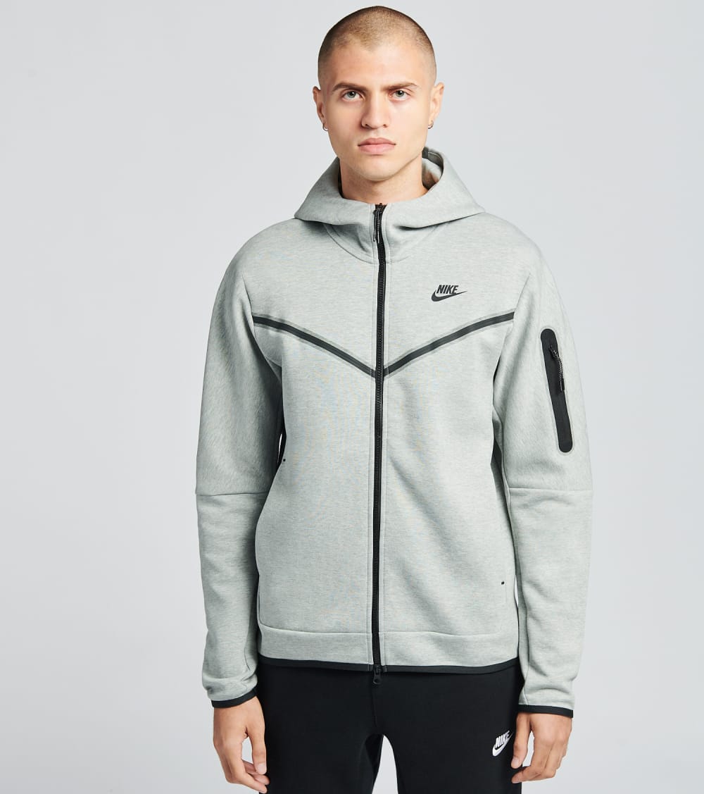 nike tech fleece size s