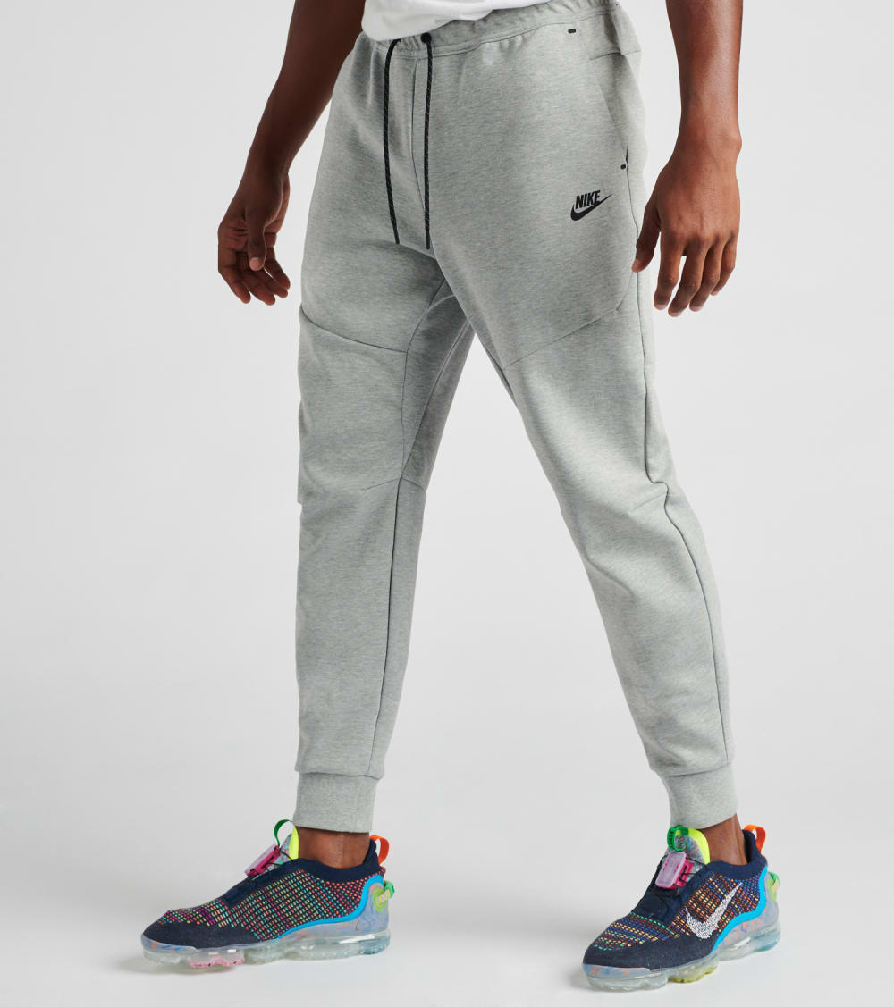 Nike NSW Tech Fleece Joggers (Grey 