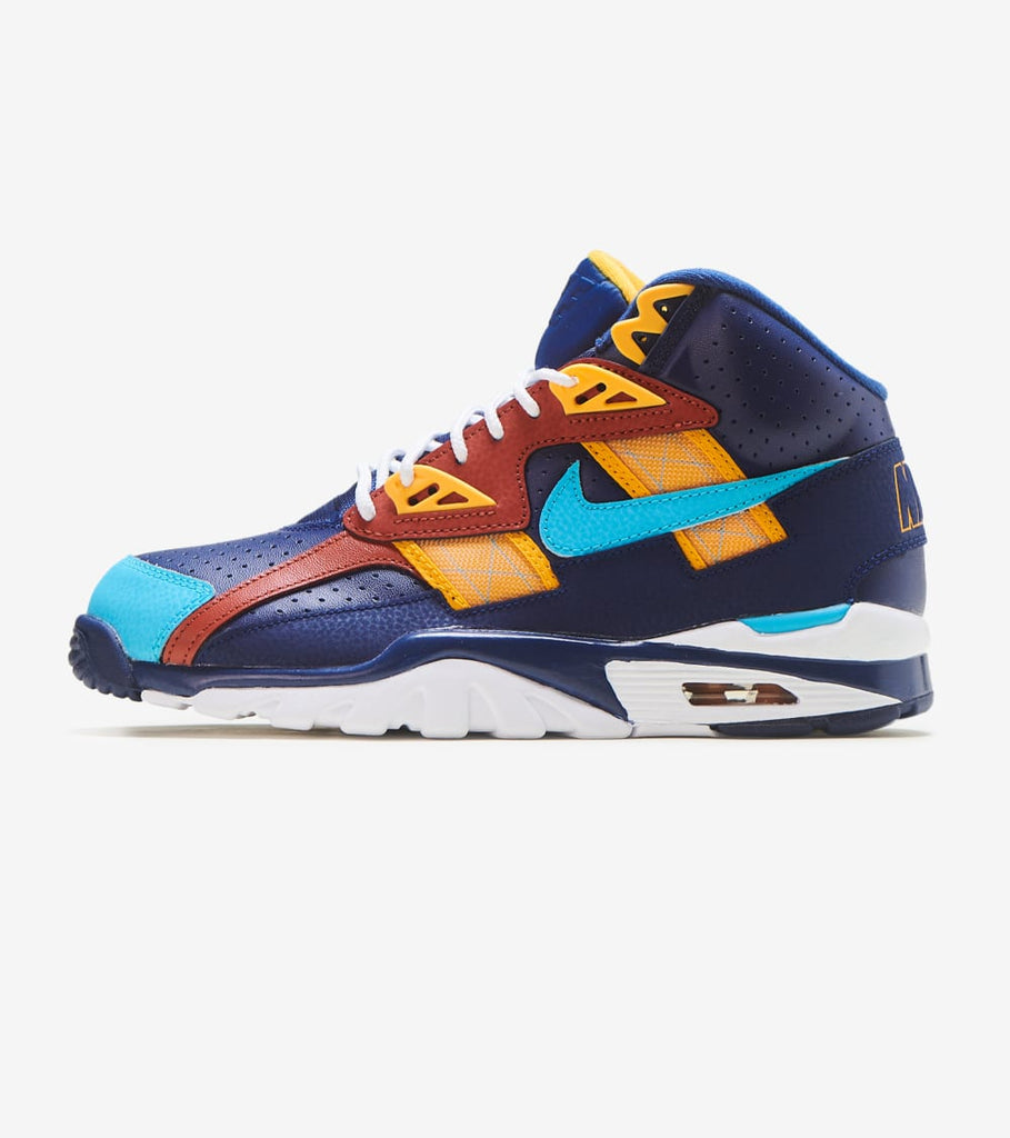 navy nike air trainers