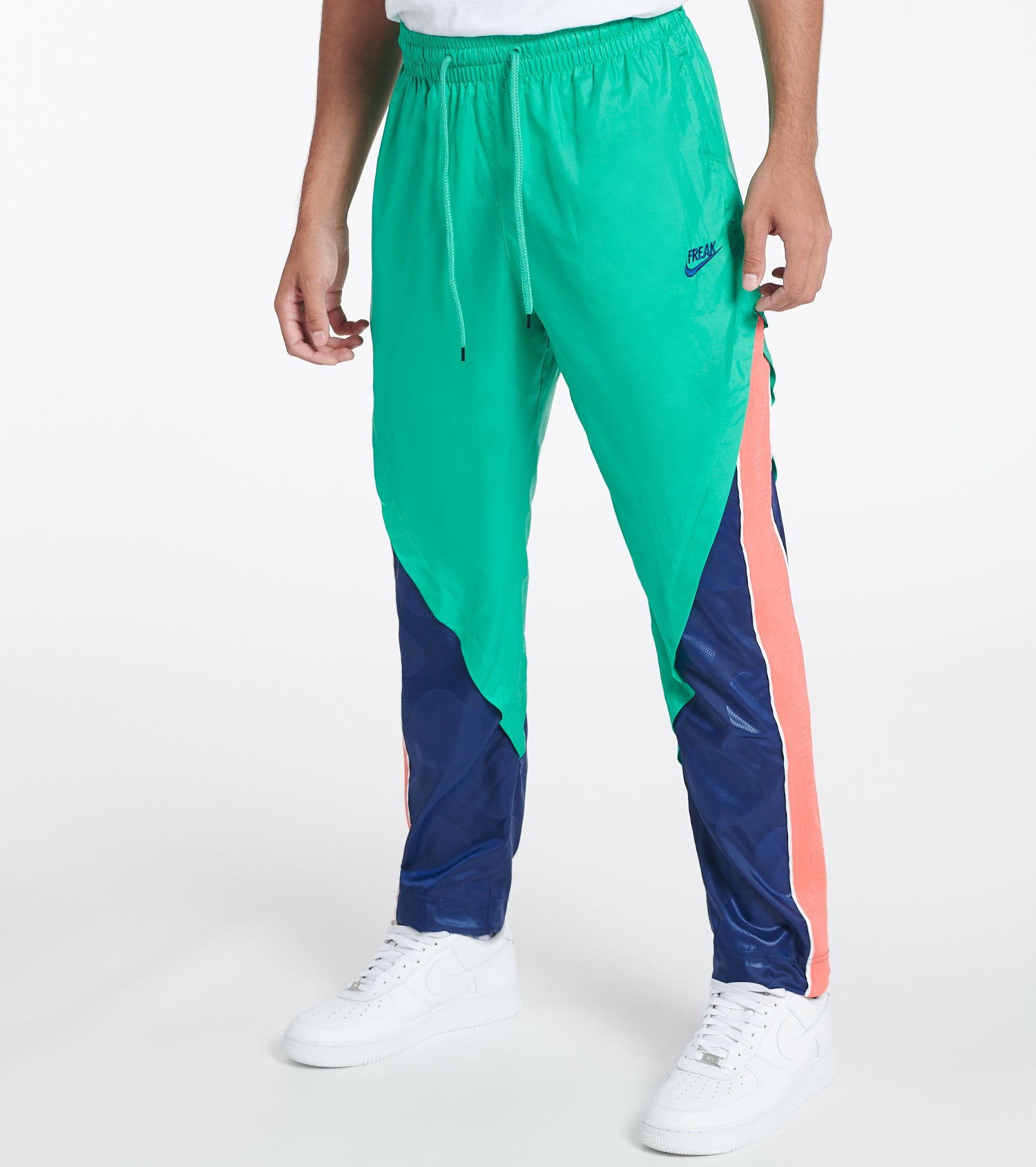Nike Nike Lightweight Track Pants (Green) - DA5677-372 | Jimmy Jazz