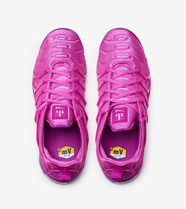 vapormax plus pink and purple