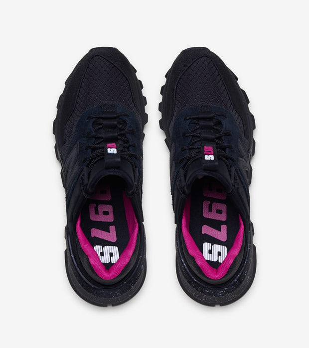 black and pink new balance