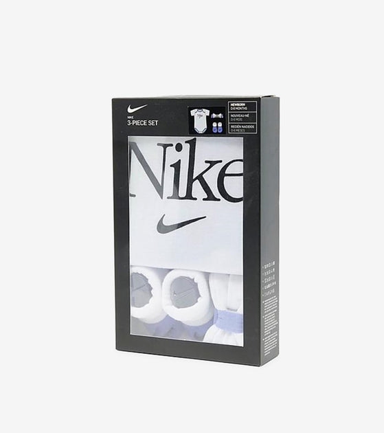Nike Aura Newborn 3 Piece Set (White) - NN0722-B5A | Jimmy Jazz
