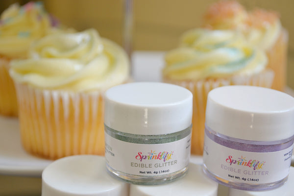 cupcakes decorated with edible glitter by Sprinklify brand