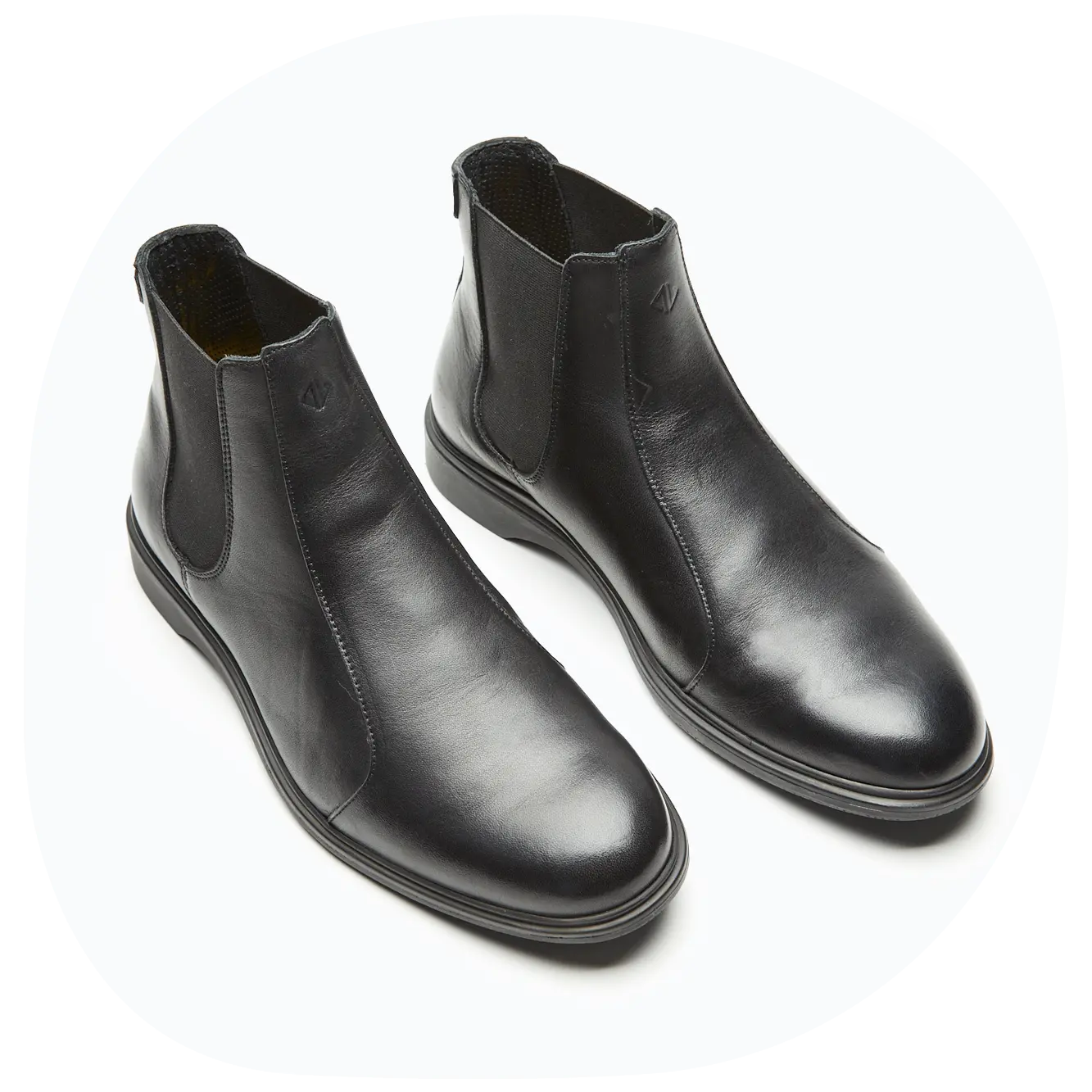 The Chelsea men’s dress shoes in obsidian from Amberjack