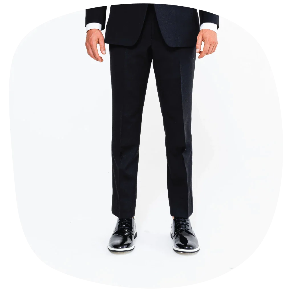 A man wearing comfortable tux shoes in onyx color