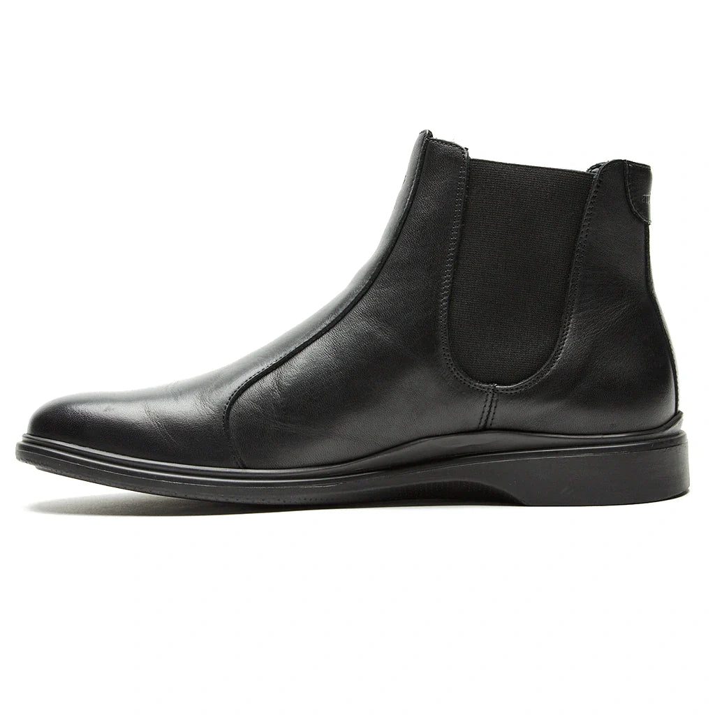 Comfortable chelsea boots for physical therapists