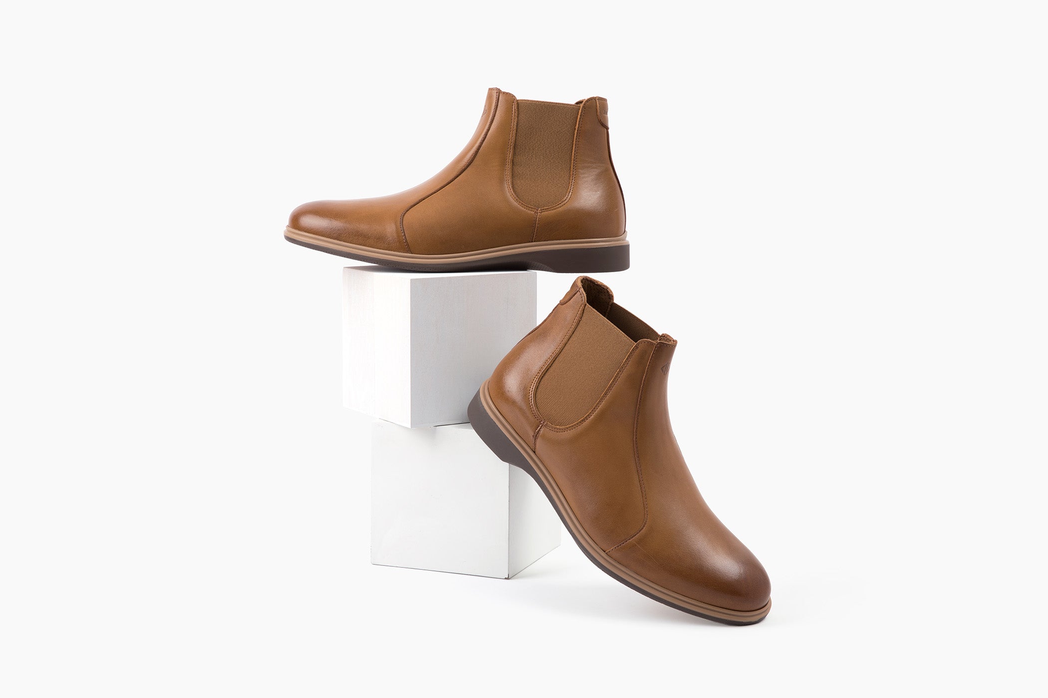 Men's leather Chelsea boots in honey color