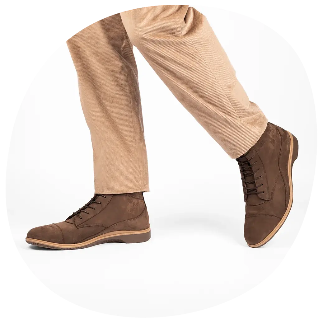 Comfortable men's boot in copper suede