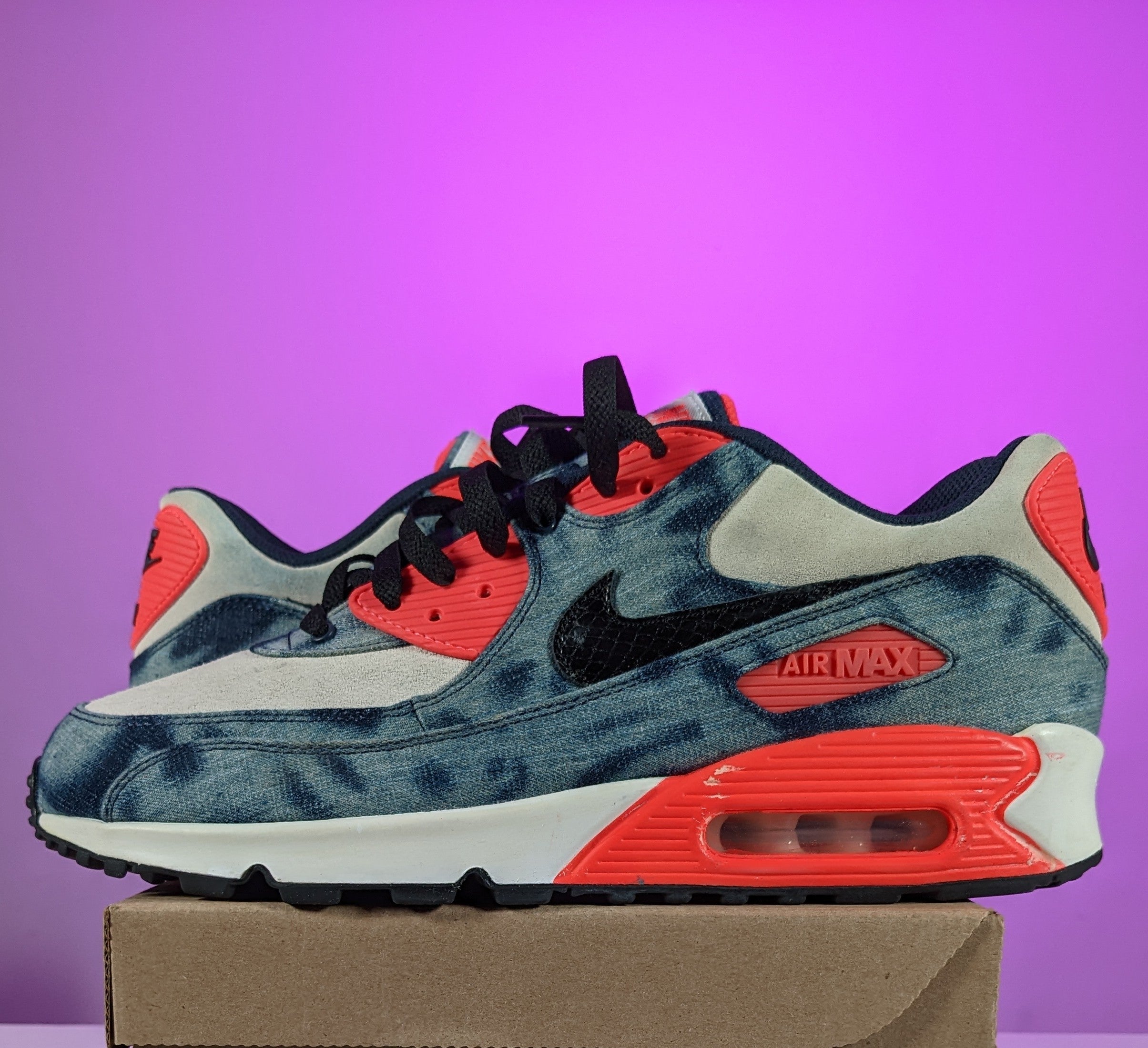 Nike Air Max 90 Atmos QS Bleached Denim 10.5 Pre-Owned – Thee Sneaker Channel