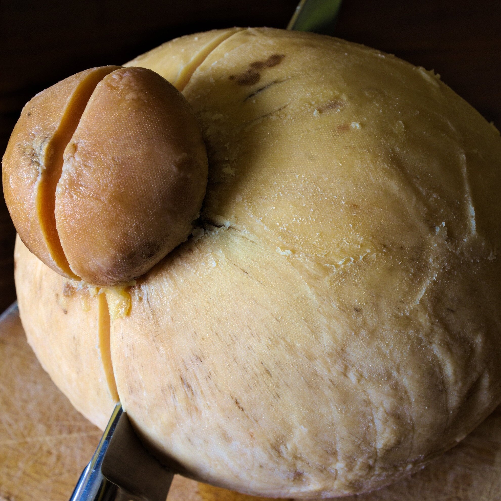 Caciocavallo podolico stagionato