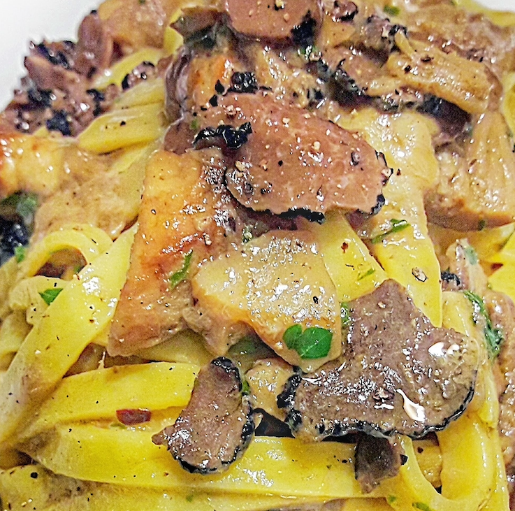 Tagliatelle ai funghi e tartufi