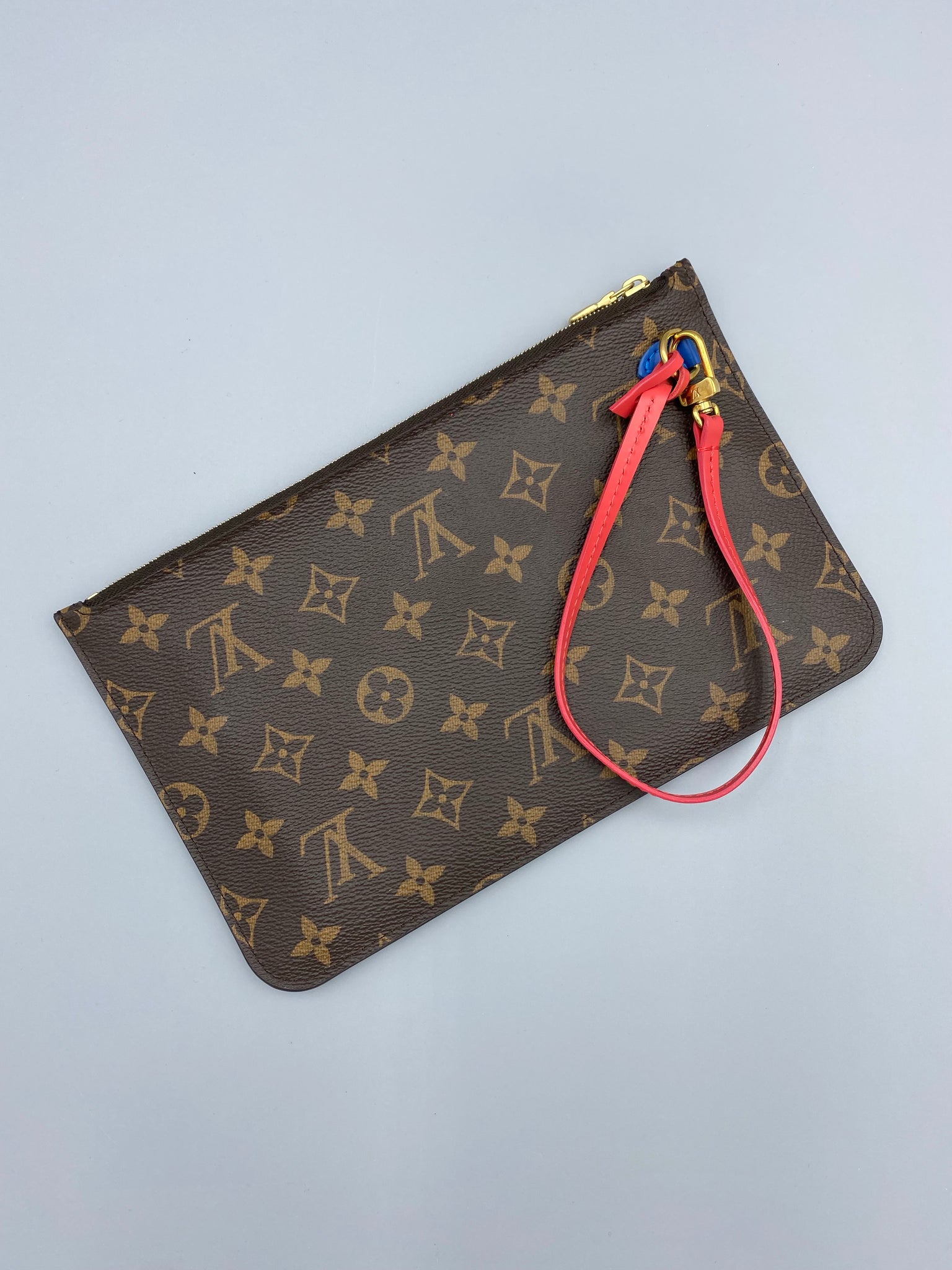 Vuitton Totem RARE Neverfull monogram pouch – Erin's Online Wardrobe