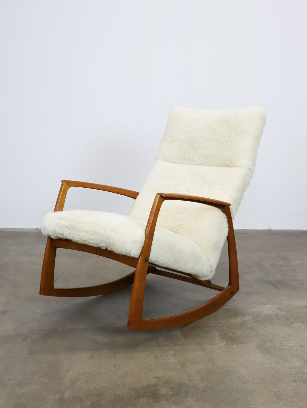 rocking chair sheepskin