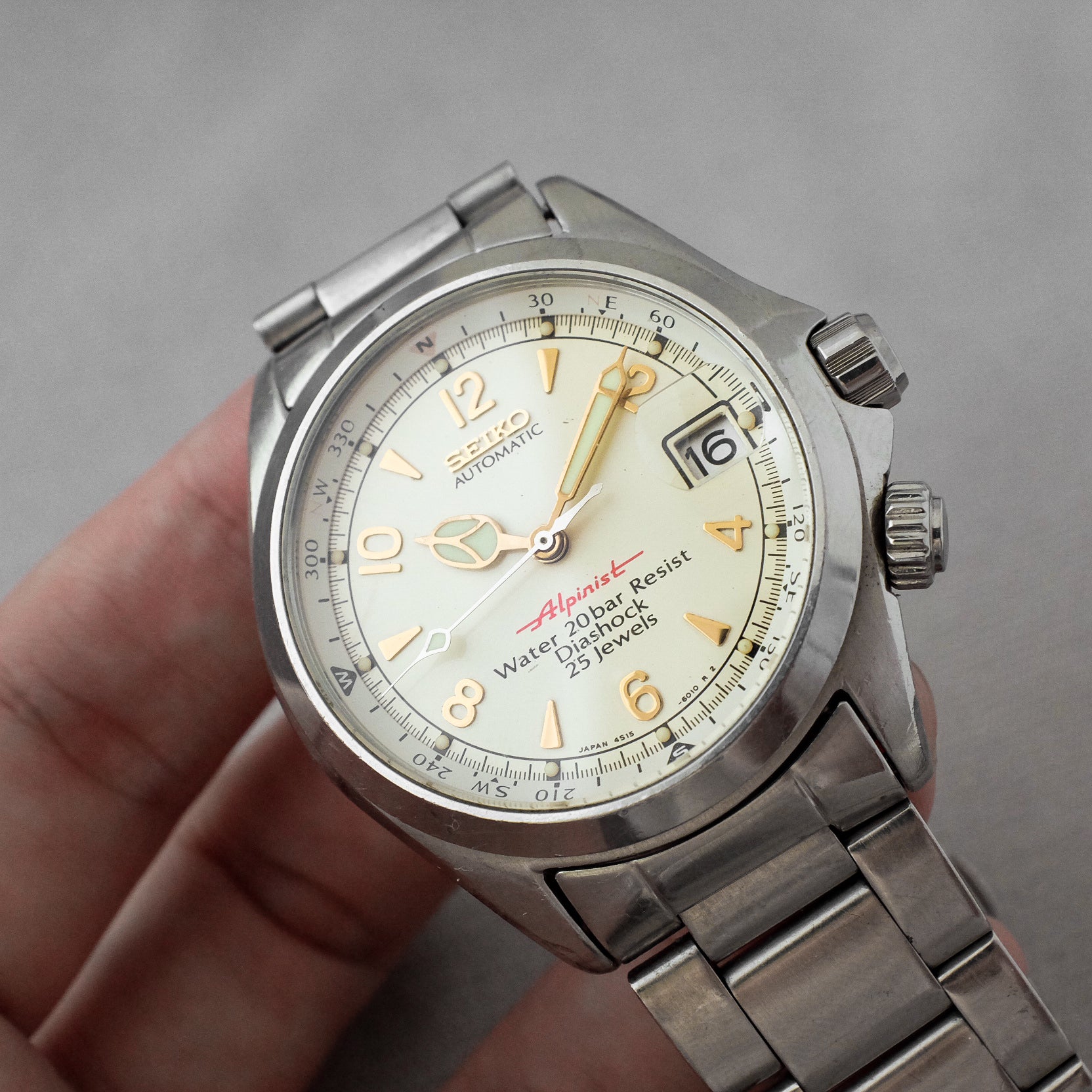 Seiko Red Alpinist SCVF007 from 1999 (Serviced with NOS crystal) – Paleh