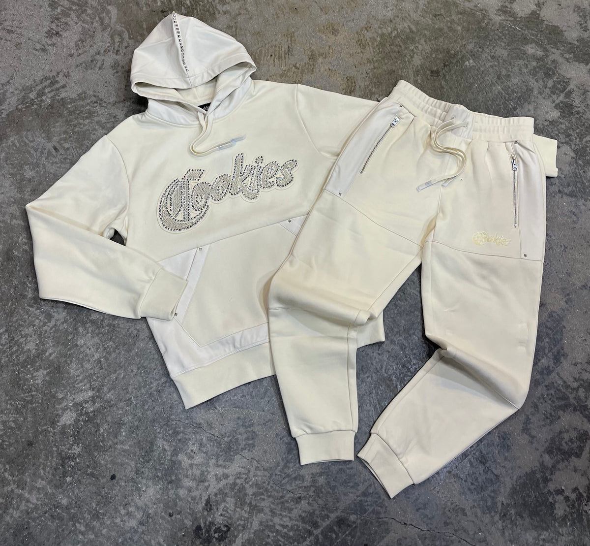 Cookies Sweatsuit - Caviar Fleece - Beaded - Cream – Urban Nation