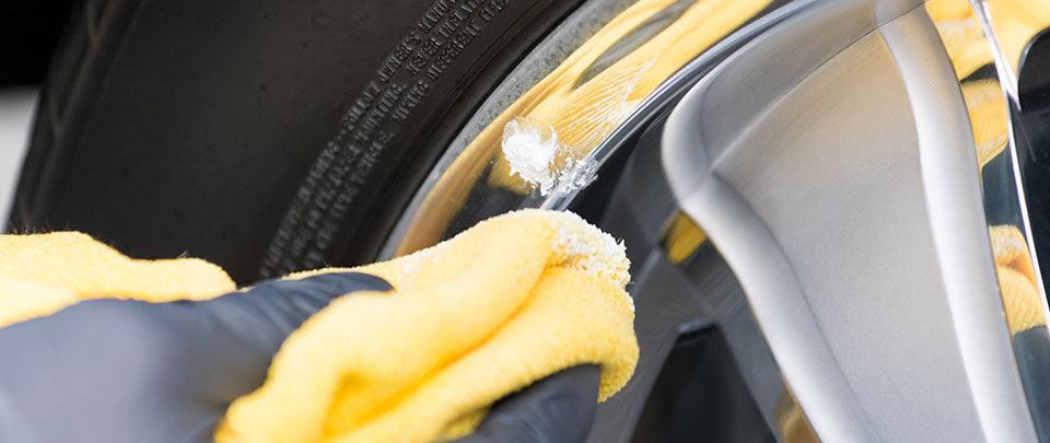 polishing car tire