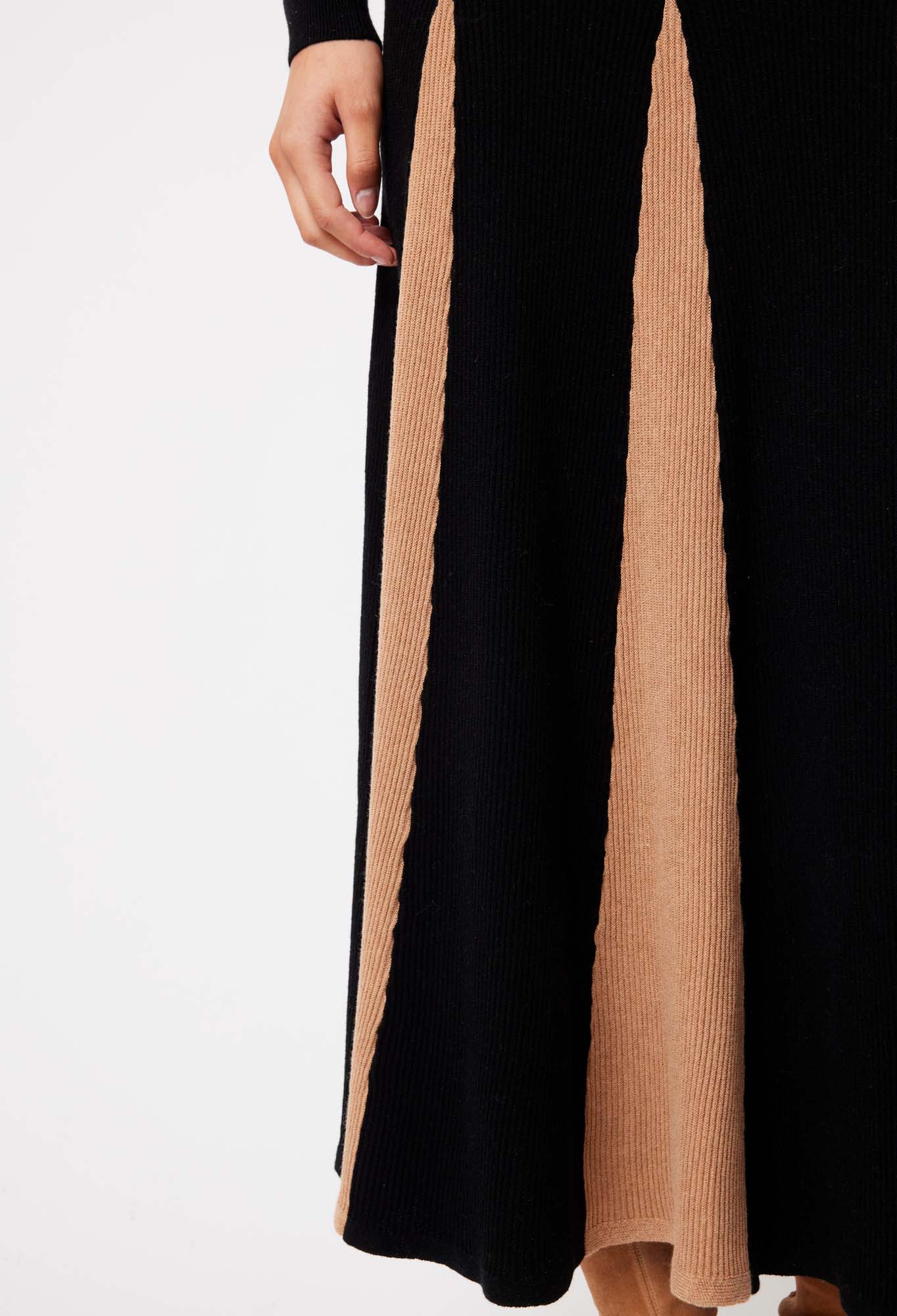 Nova Merino Wool Knit Skirt in Black/Husk